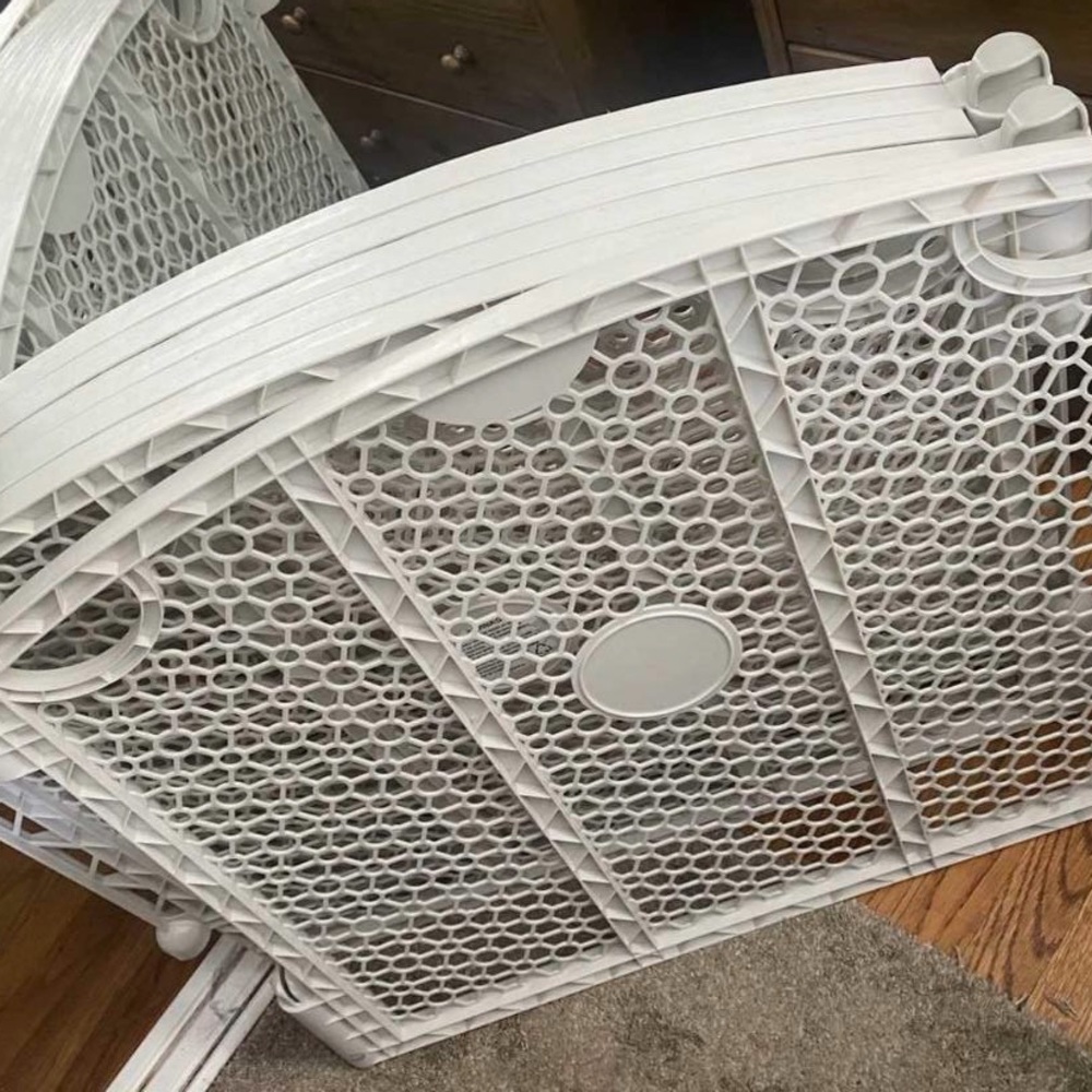 Baby gate